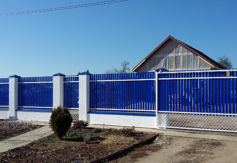Забор из евроштакетника RAL5002 синий ультра, секция горизонт в Нур-Султане фото 1